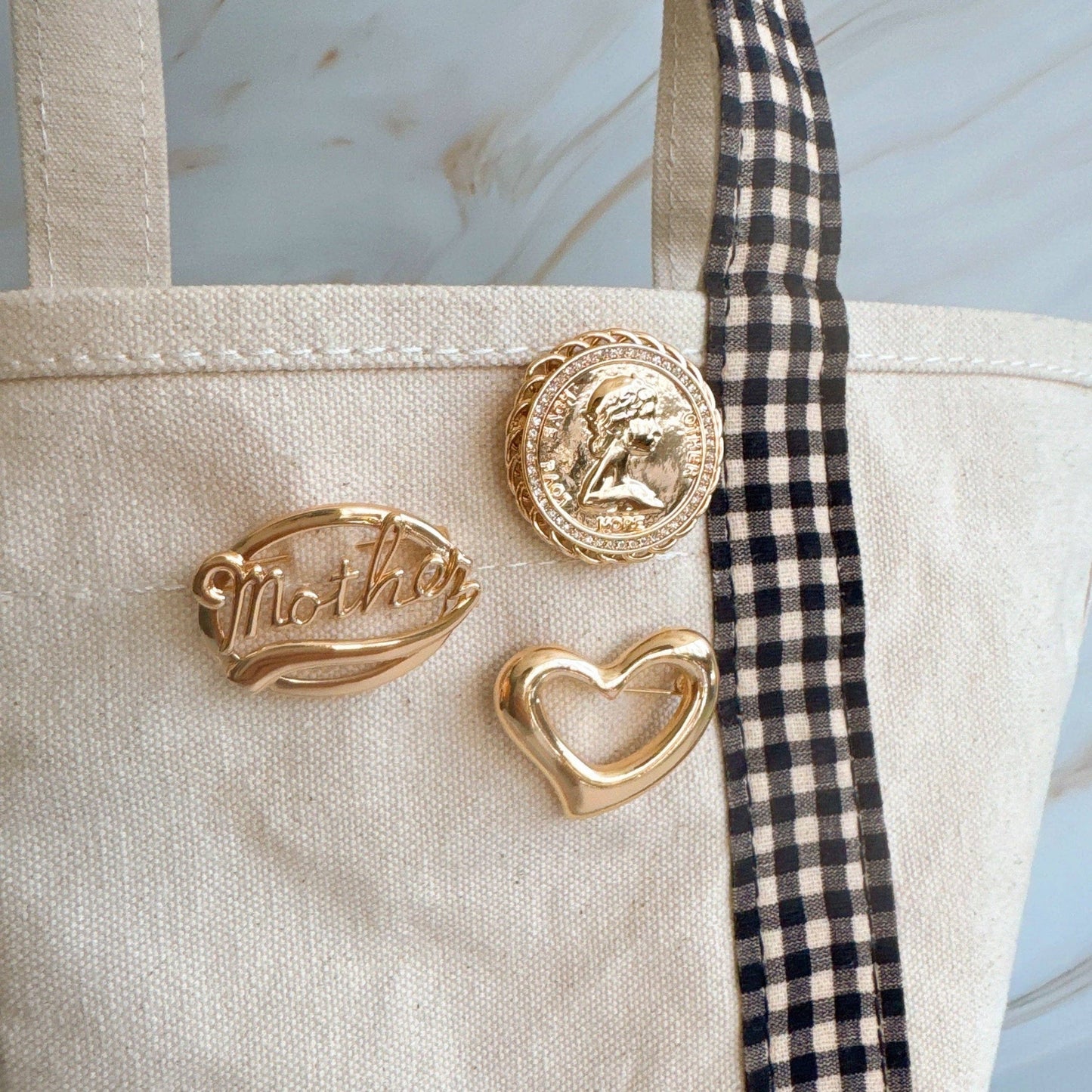 Golden Flow Heart Brooch Pin