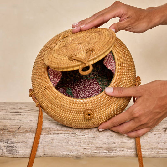 Ata Vine Round Crossbody Canteen Bag