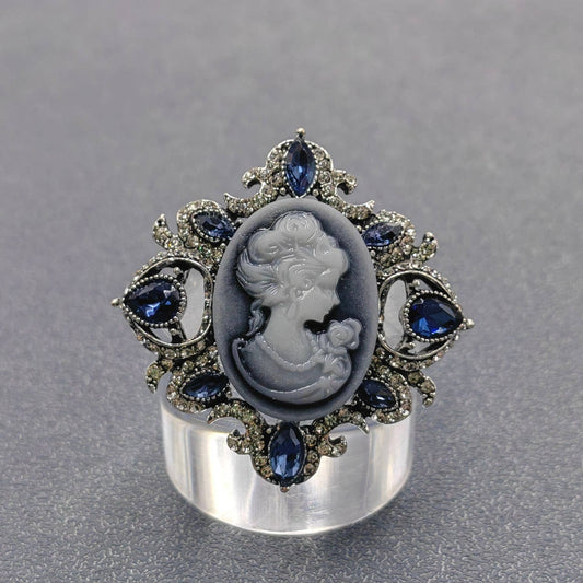 Vintage Noble Ladies Brooch - Purpose + Passion Boutique