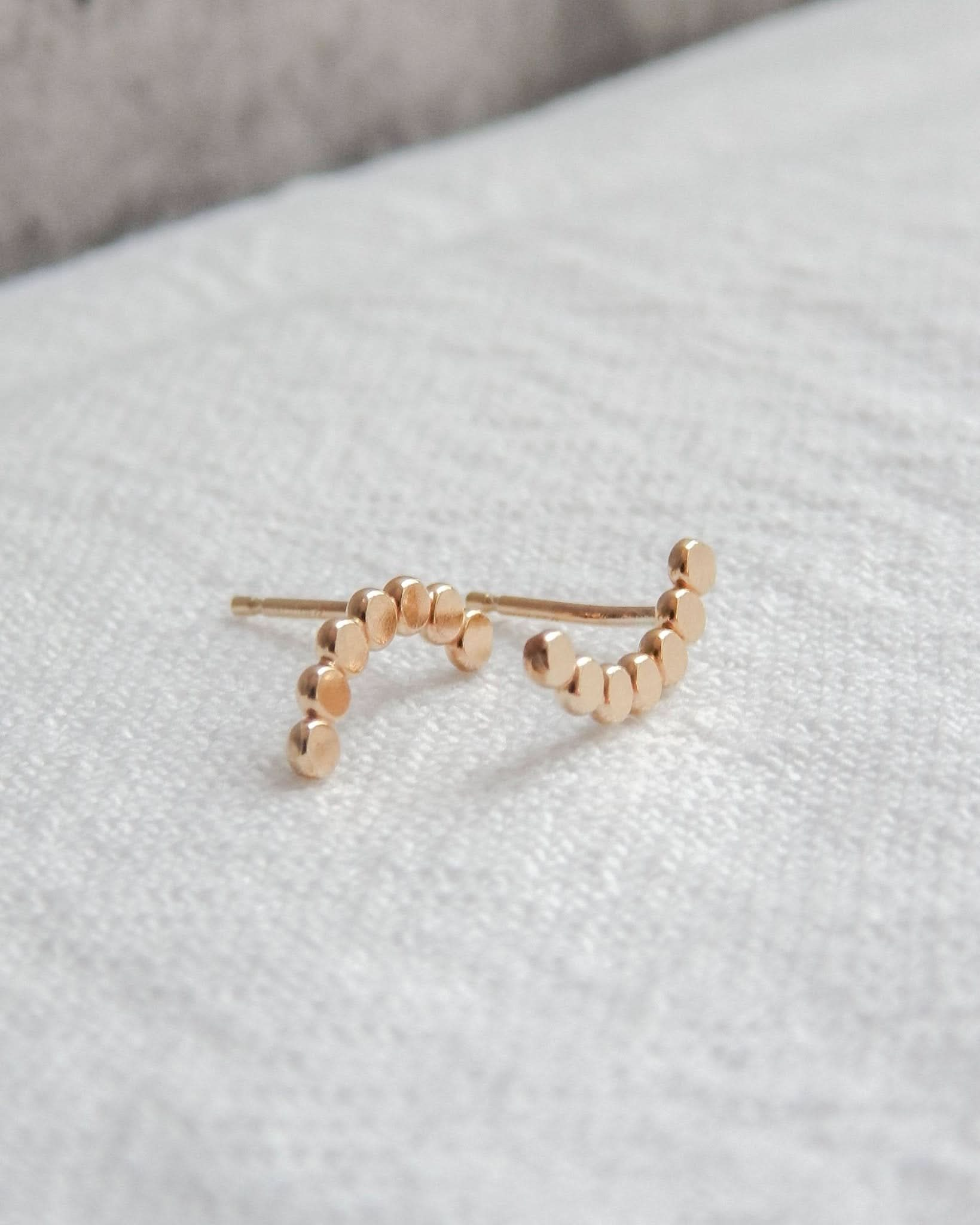 14k Dotted Arc Stud Earrings - Purpose + Passion Boutique