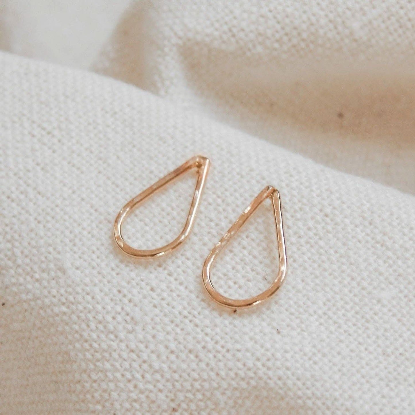 14k Hammered Teardrop Stud Earrings - Purpose + Passion Boutique