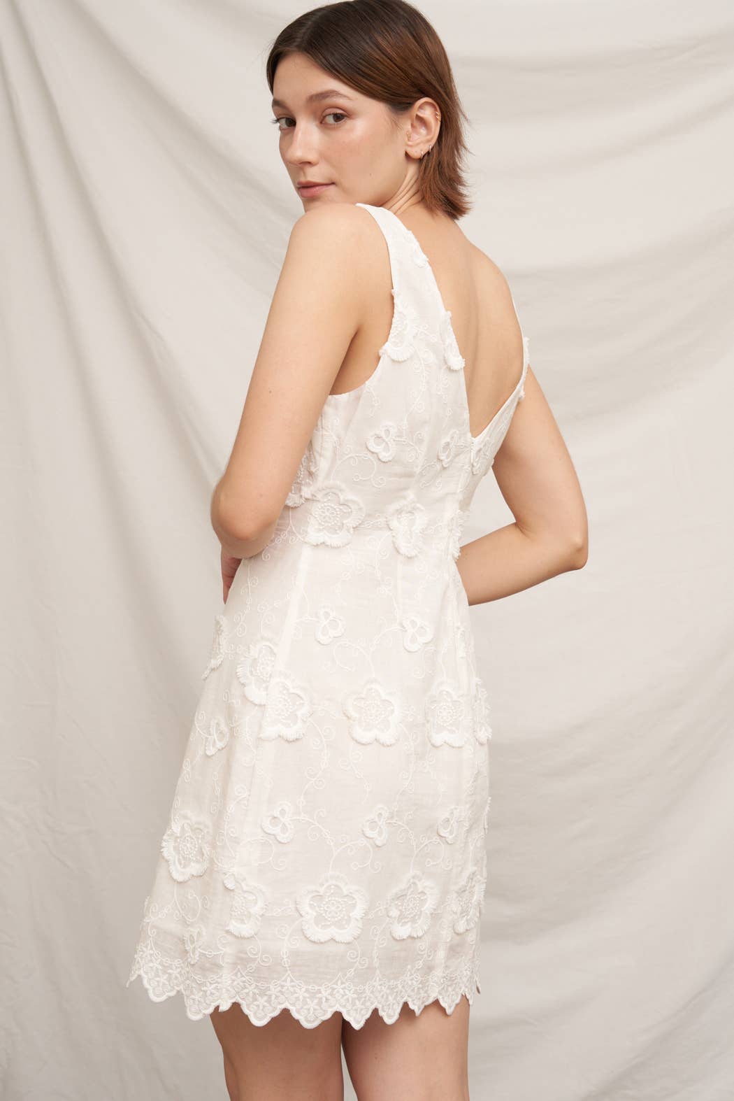 White Sleeveless V-Neck Floral Mini Dress