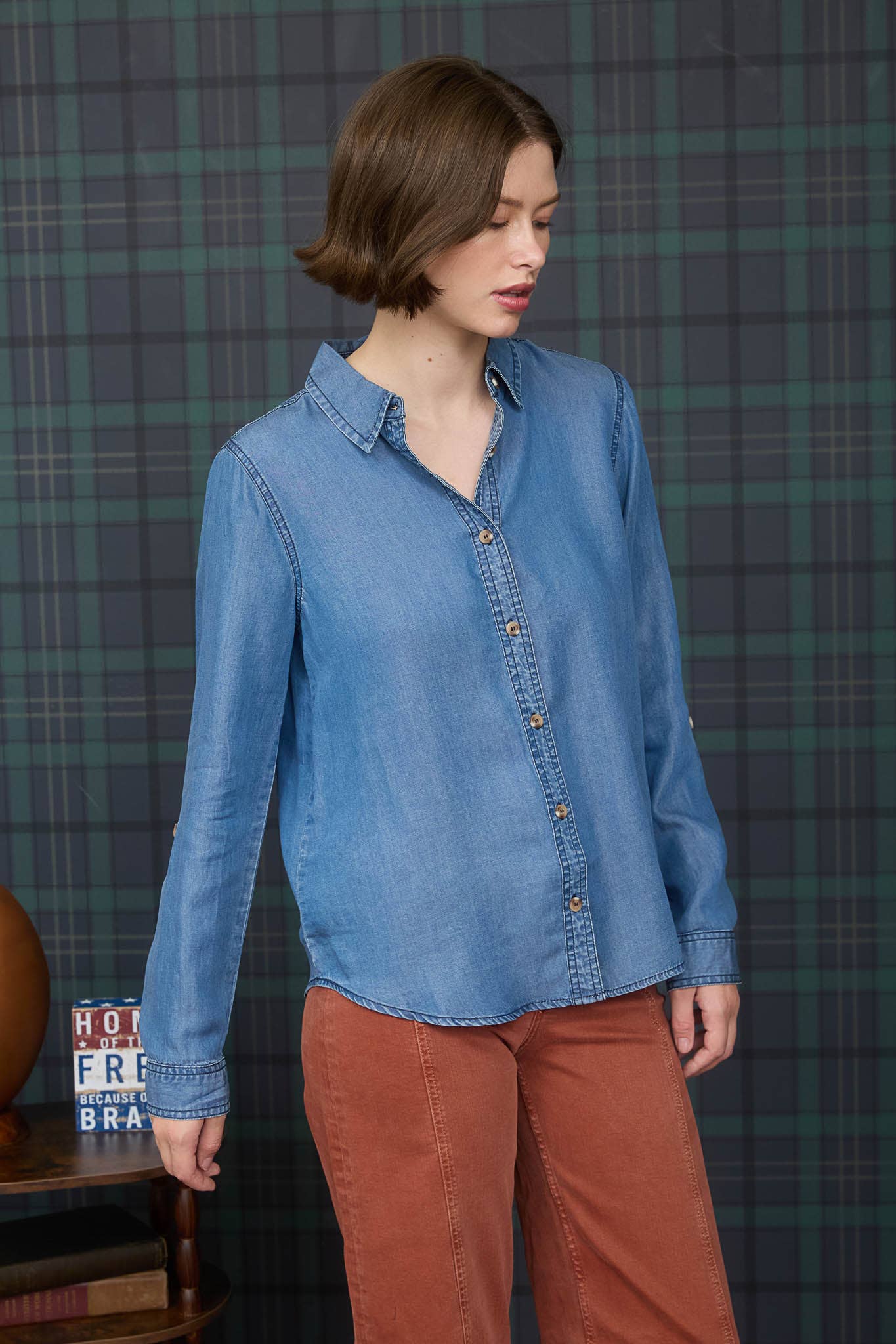 Chambray Collared 3/4 Tab Sleeve Button Down