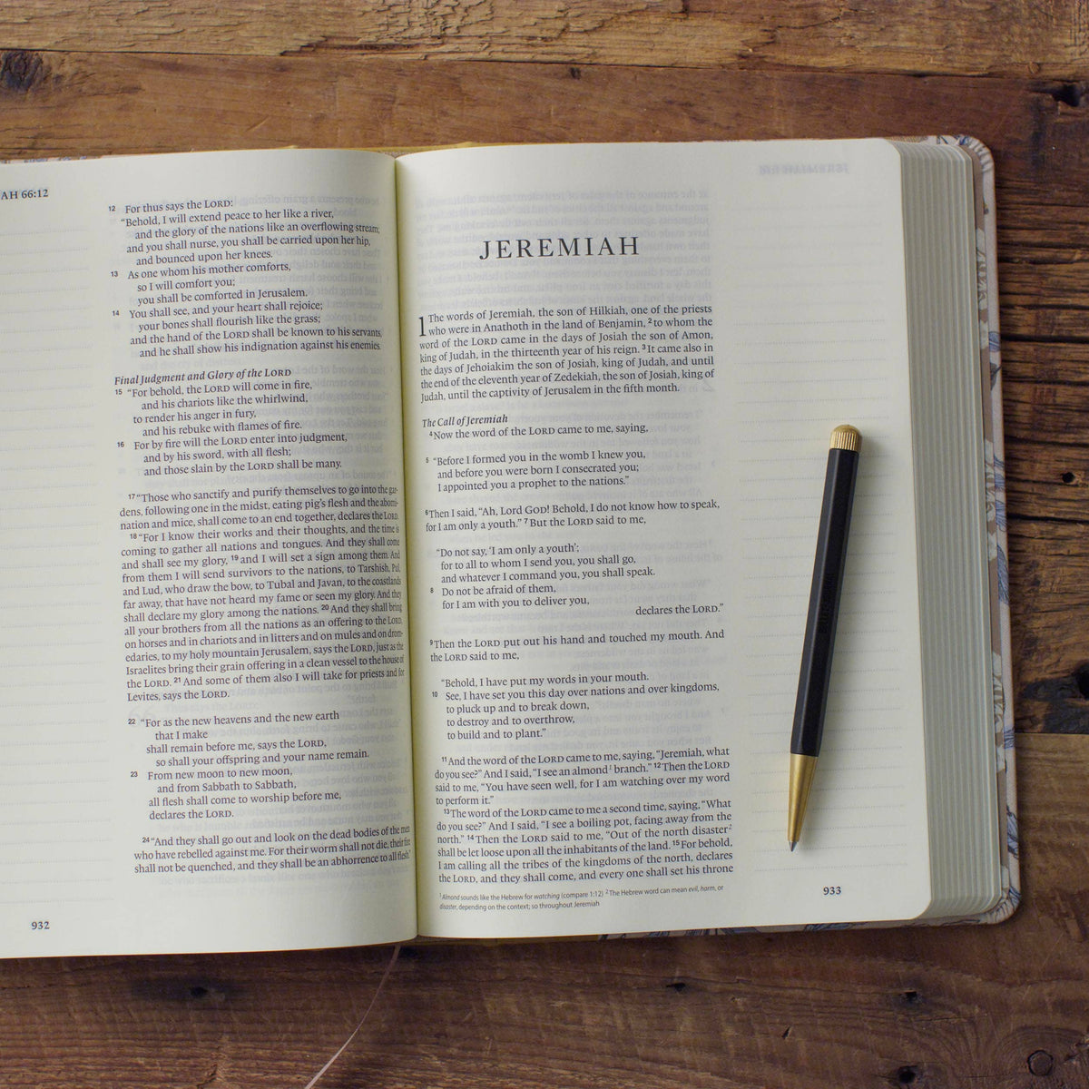 Large Print ESV Single Column Journaling Bible®