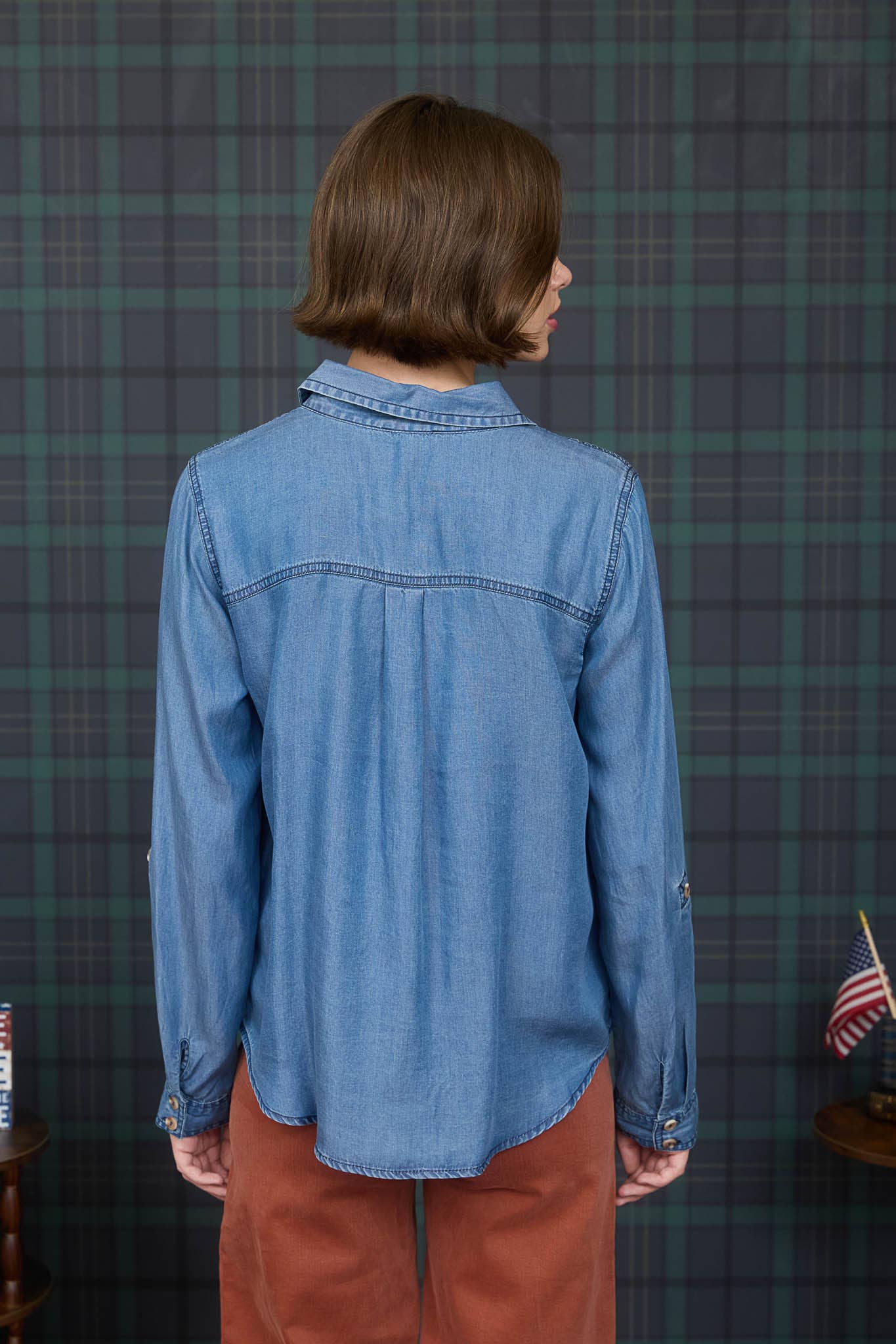 Chambray Collared 3/4 Tab Sleeve Button Down