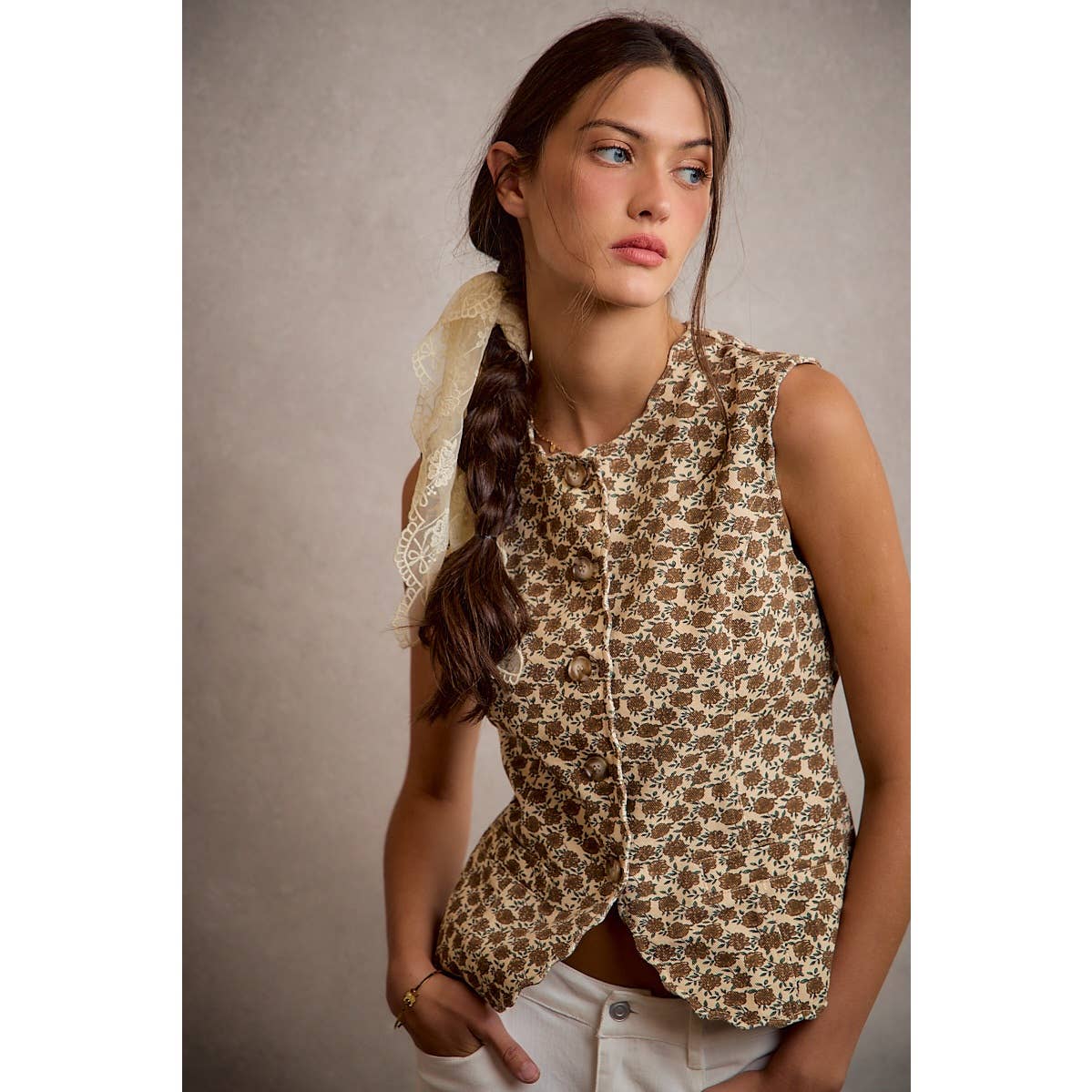 Cream Floral Scallop Edge Vest