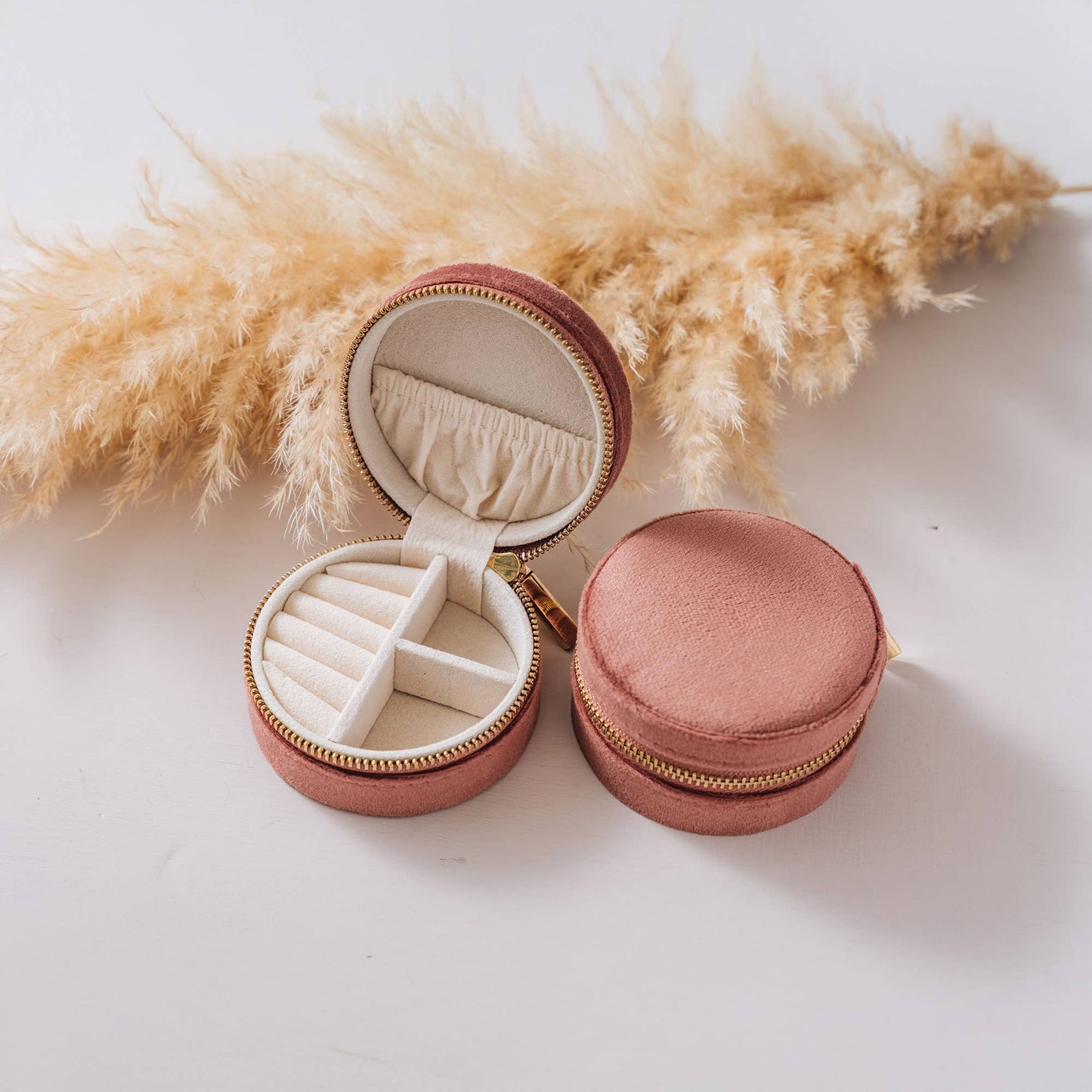 Round Velvet Jewelry Box Case