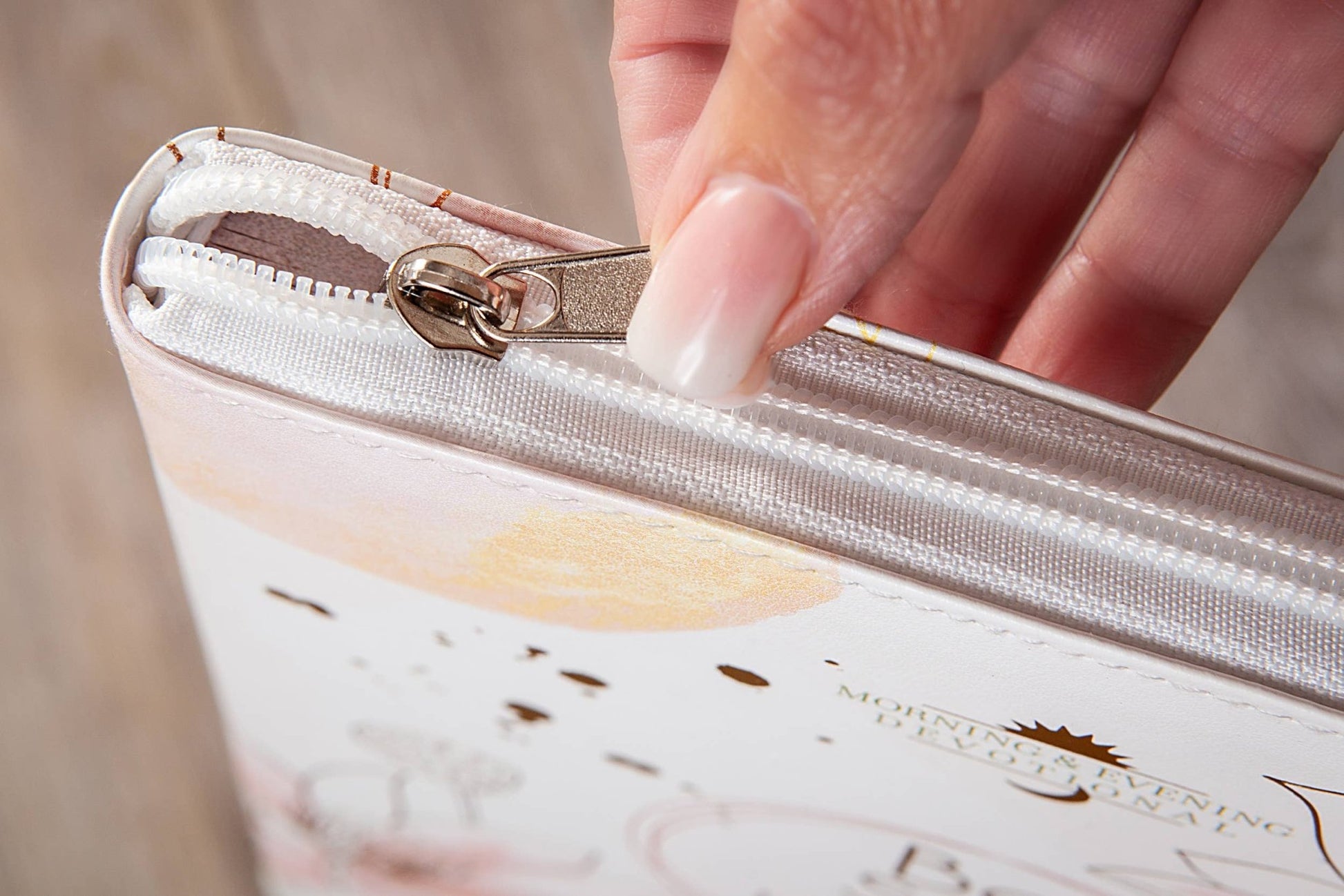 Be Still and Know Zip Devotional - Purpose + Passion Boutique