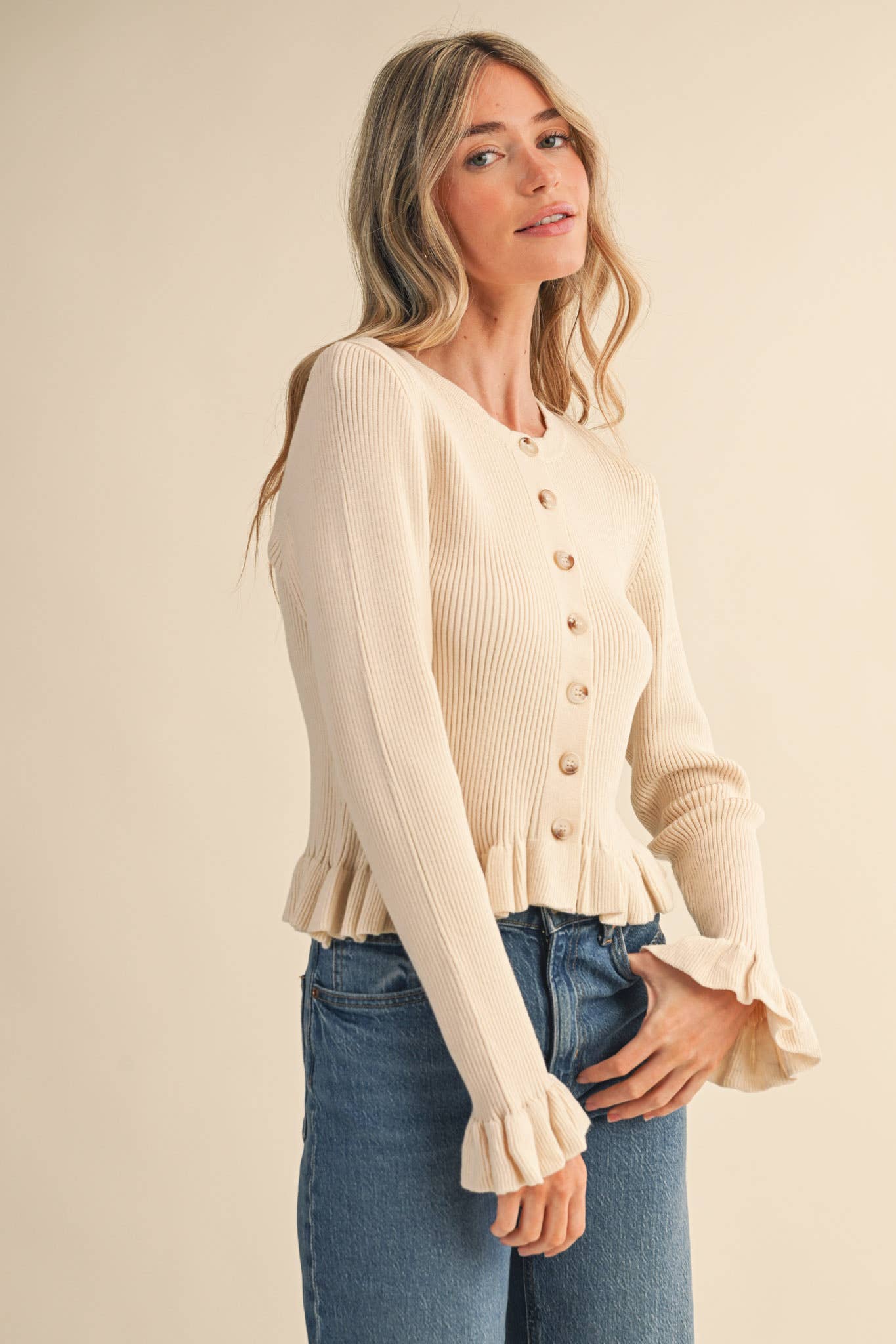 Egg Shell Ruffle Hem Ribbed Knit Cardigan