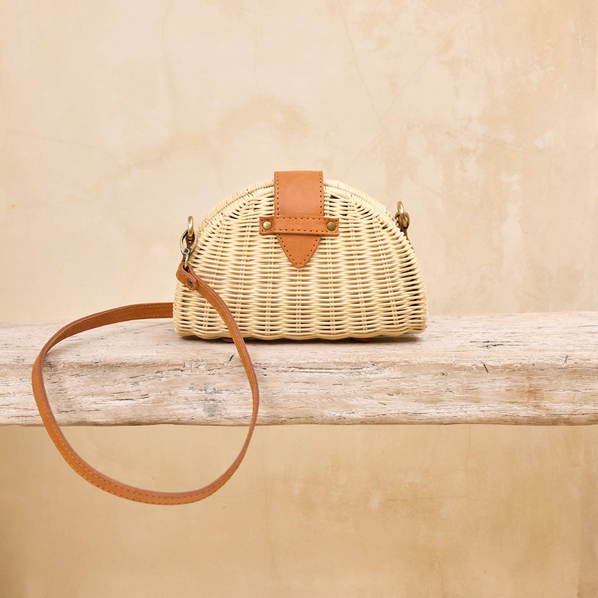 Ivory Rattan Clam Shell Convertable Crossbody - Purpose + Passion Boutique