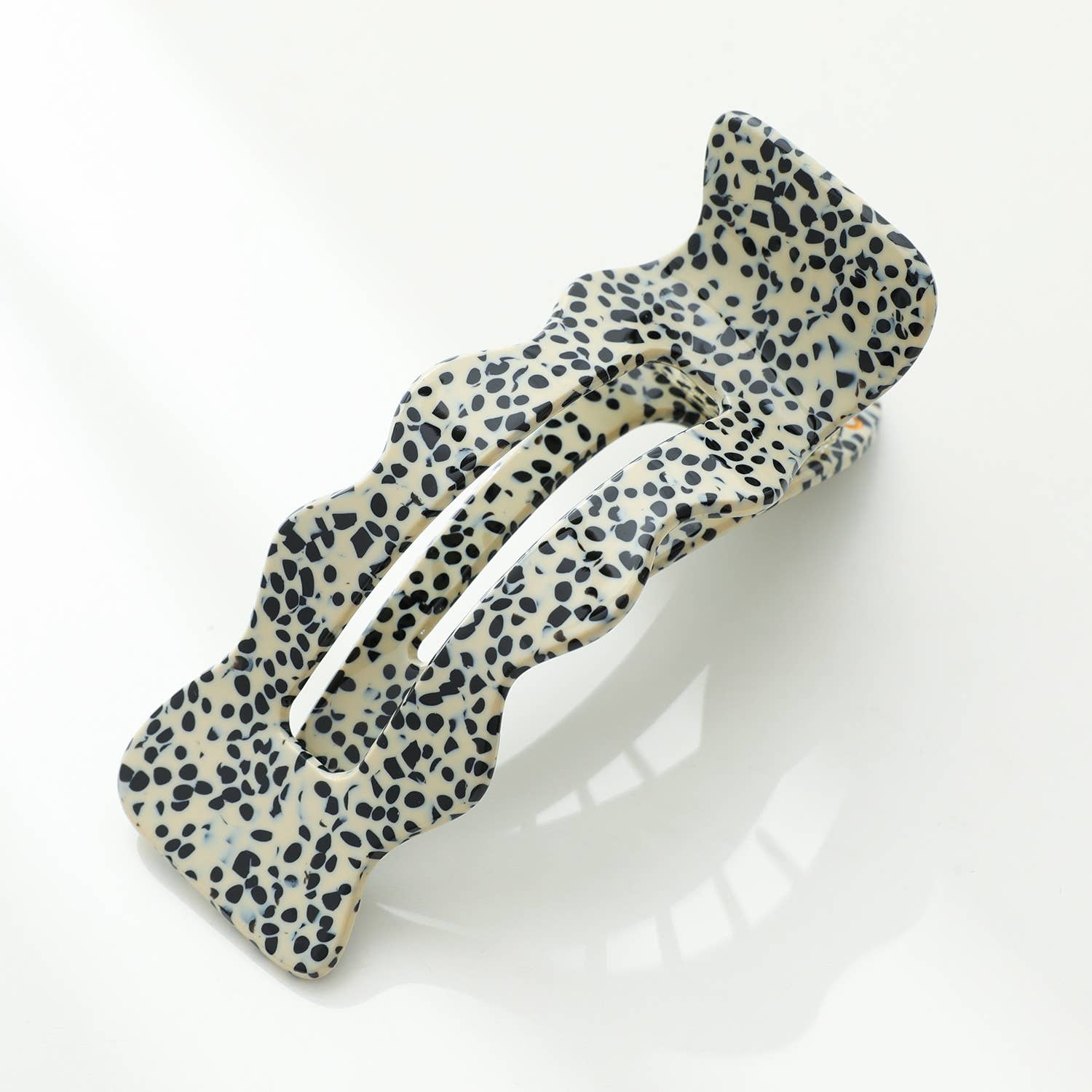 Scalloped Flat Claw Clip - Purpose + Passion Boutique