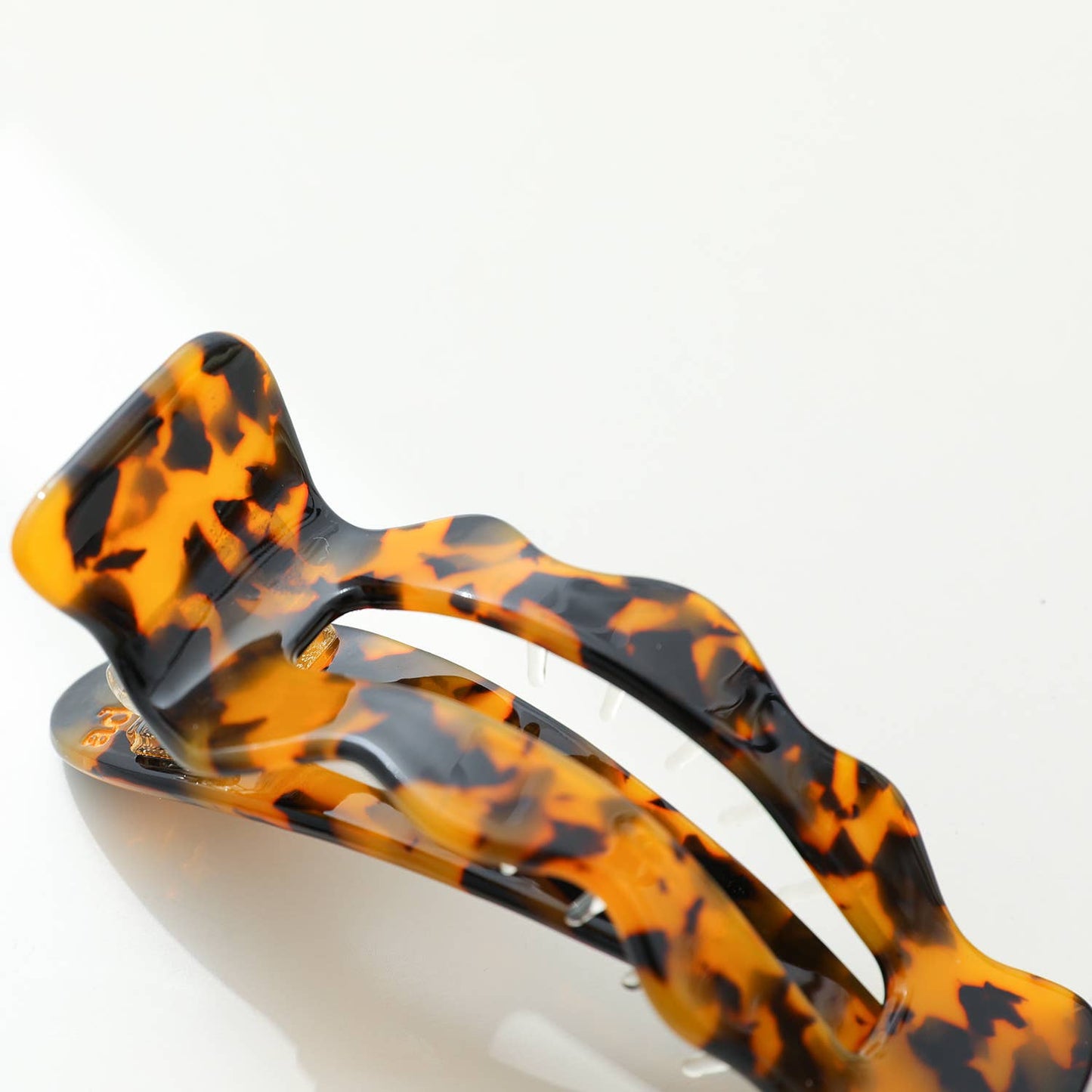 Scalloped Flat Claw Clip - Purpose + Passion Boutique
