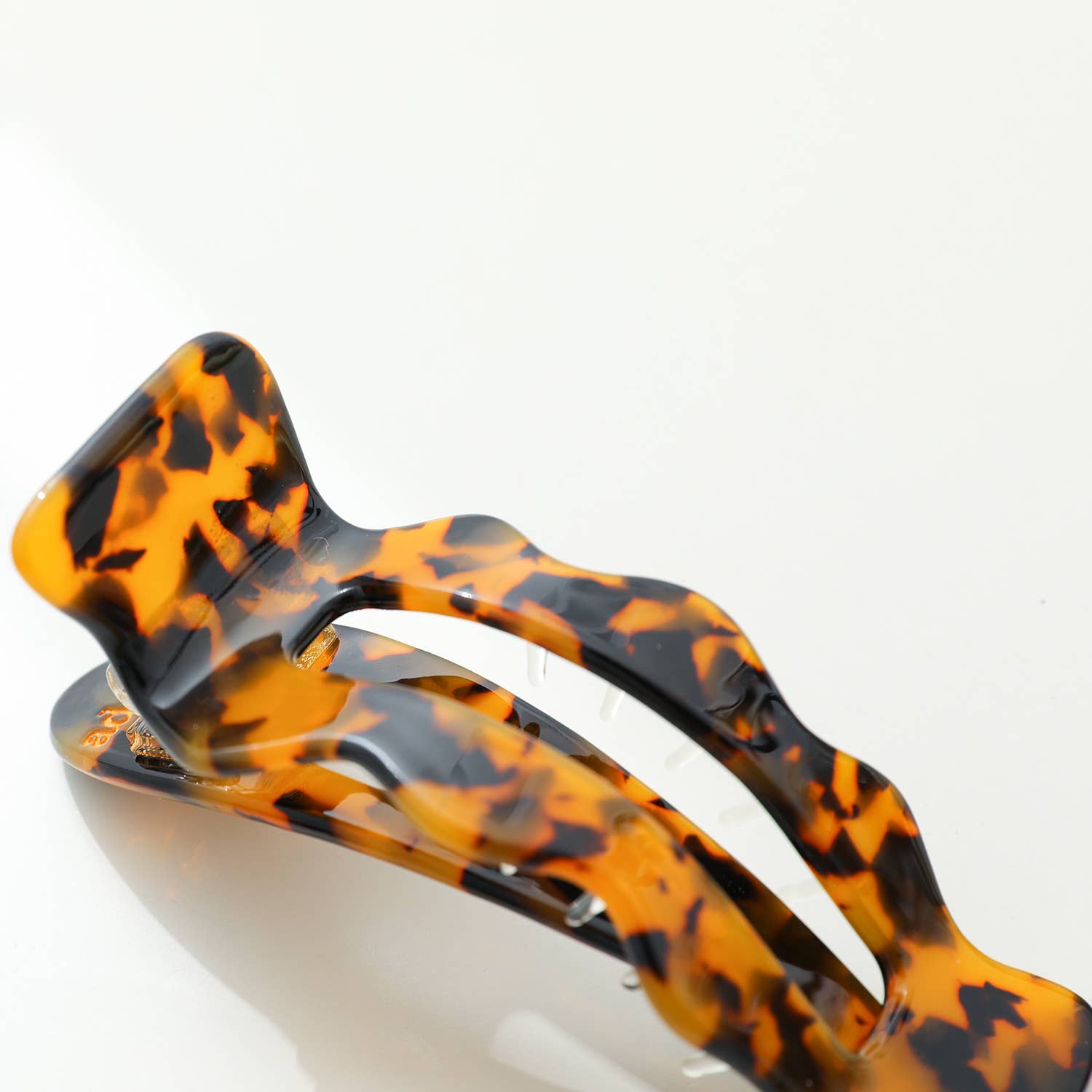 Scalloped Flat Claw Clip - Purpose + Passion Boutique