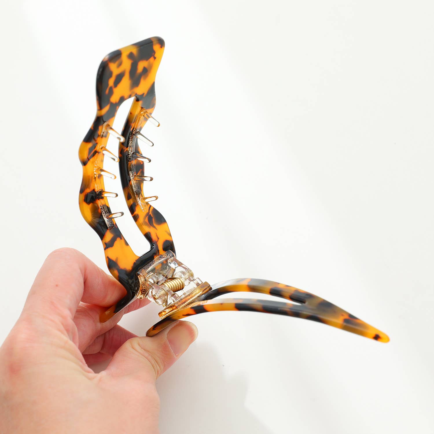 Scalloped Flat Claw Clip - Purpose + Passion Boutique
