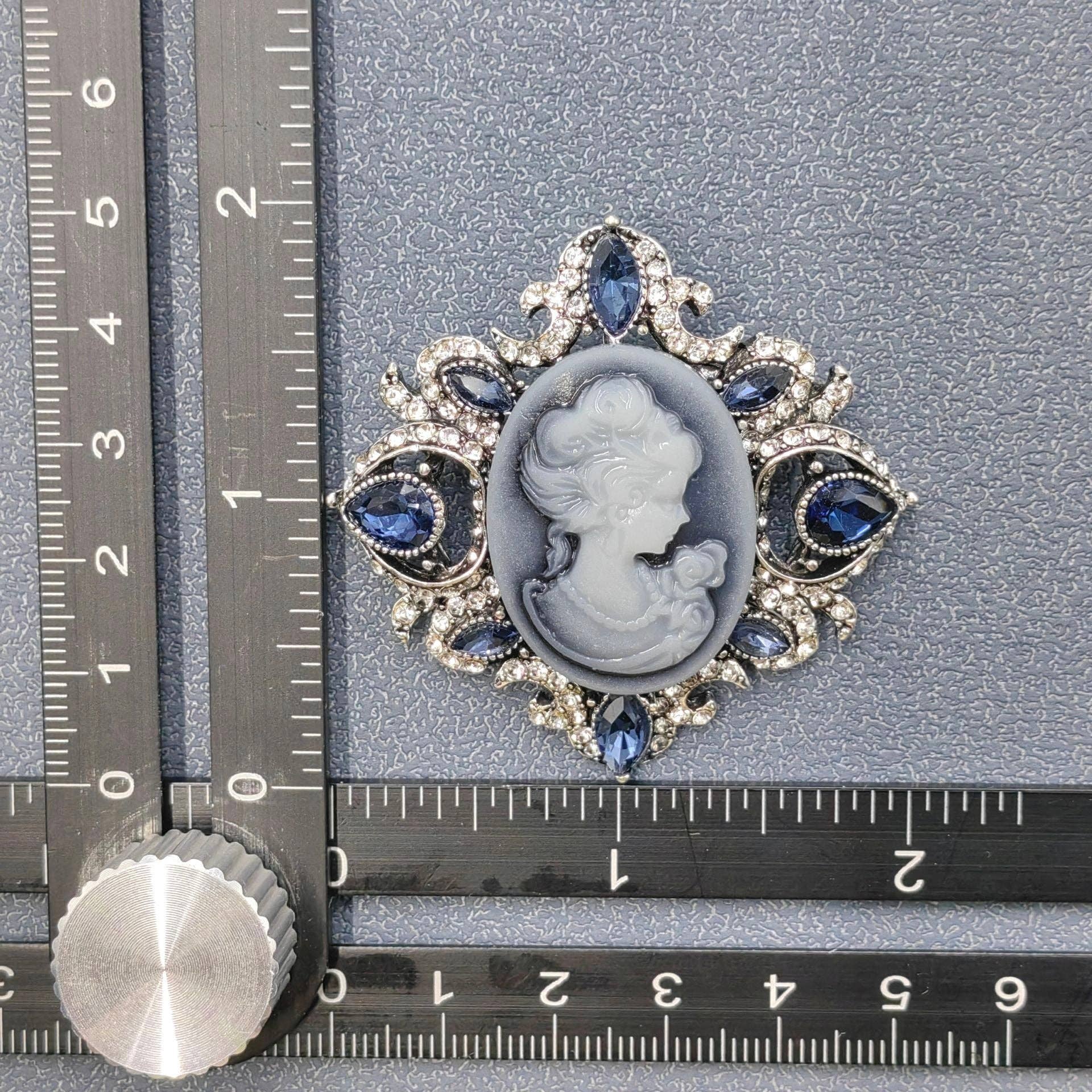 Vintage Noble Ladies Brooch - Purpose + Passion Boutique