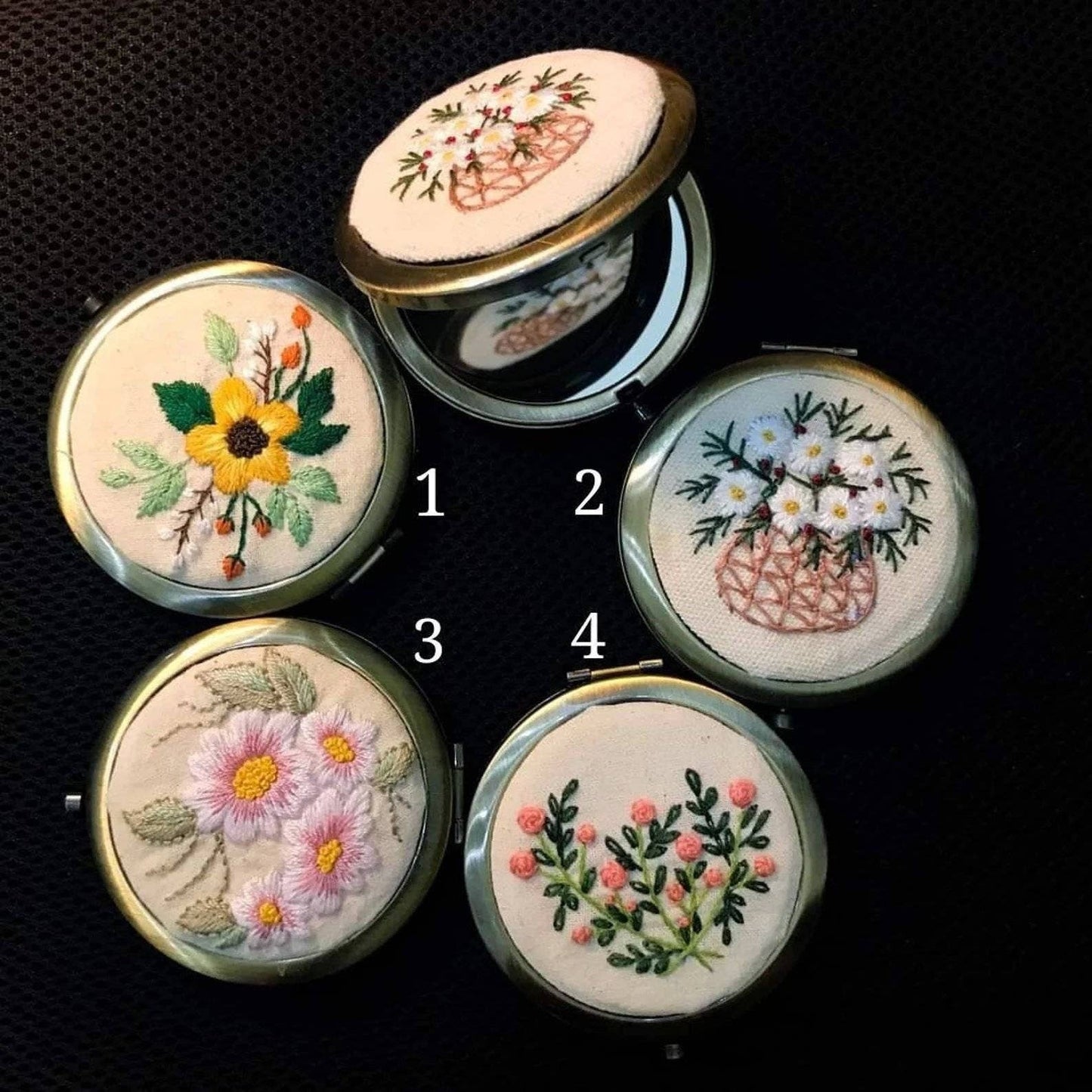 Floral Embroidered Compact Mirror, Collection Scarlett